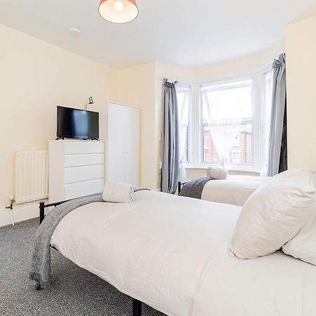 Shirley House 5, Guest House, Self Catering, Self Check In With Smart Locks, Use Of Fully Equipped Kitchen, Close To City Centre, Ideal For Longer Stays And Fawley Contractors Southampton Ngoại thất bức ảnh