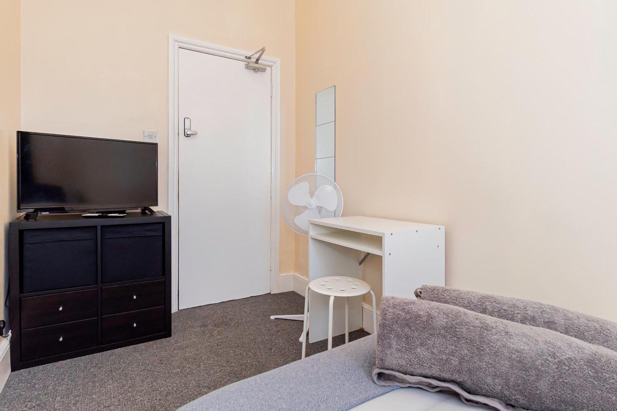 Shirley House 5, Guest House, Self Catering, Self Check In With Smart Locks, Use Of Fully Equipped Kitchen, Close To City Centre, Ideal For Longer Stays And Fawley Contractors Southampton Ngoại thất bức ảnh