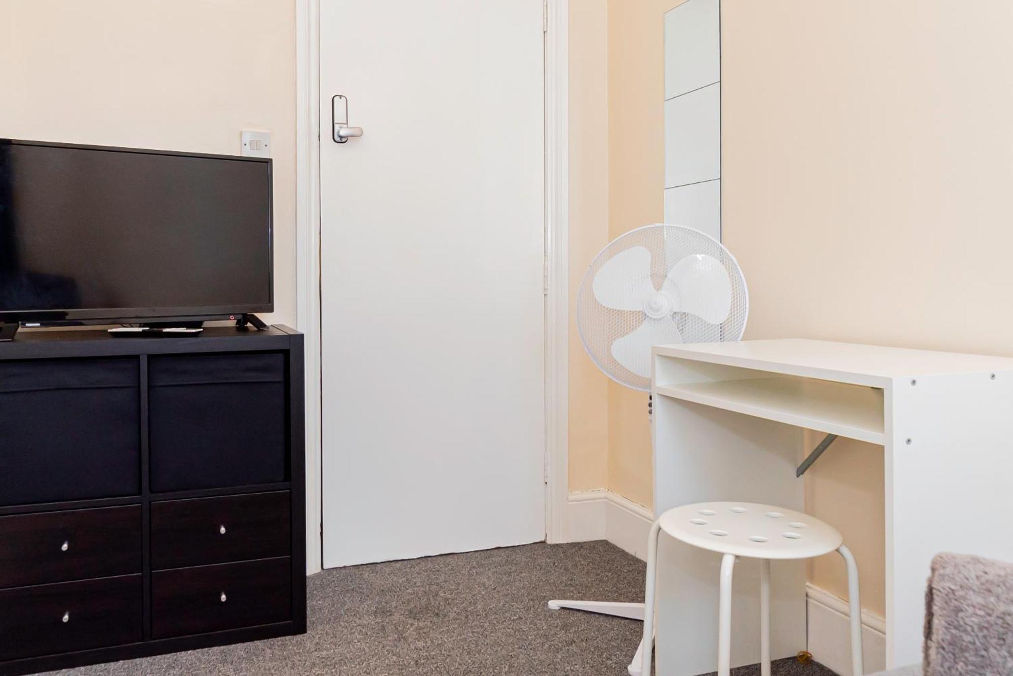 Shirley House 5, Guest House, Self Catering, Self Check In With Smart Locks, Use Of Fully Equipped Kitchen, Close To City Centre, Ideal For Longer Stays And Fawley Contractors Southampton Ngoại thất bức ảnh