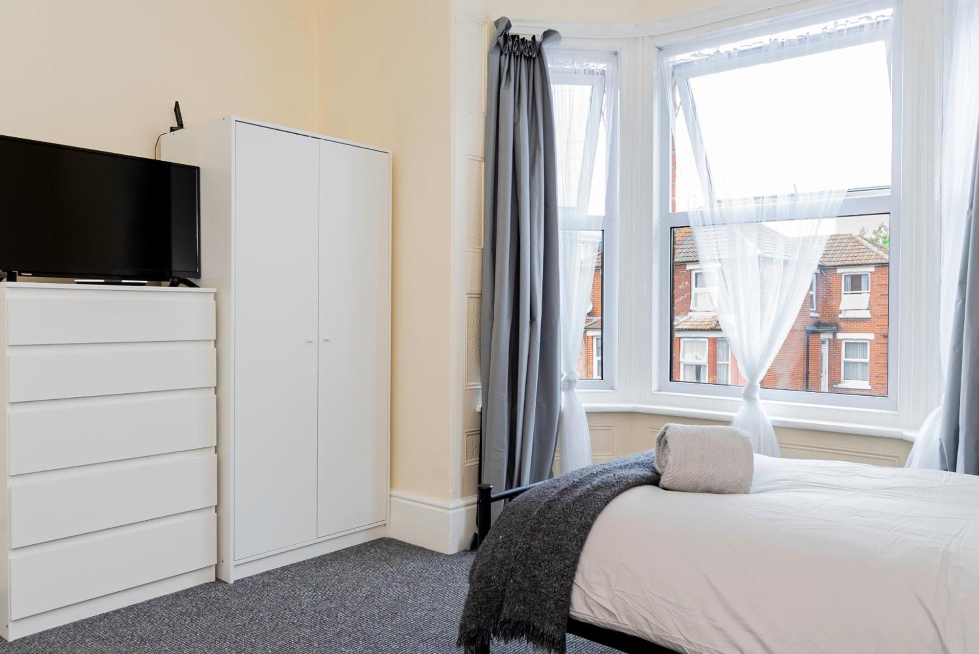 Shirley House 5, Guest House, Self Catering, Self Check In With Smart Locks, Use Of Fully Equipped Kitchen, Close To City Centre, Ideal For Longer Stays And Fawley Contractors Southampton Ngoại thất bức ảnh